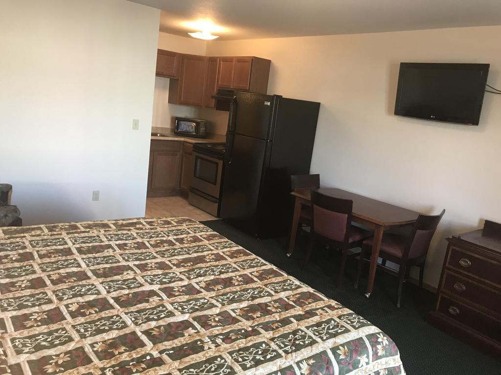 Western Holiday Motel Уичита Экстерьер фото