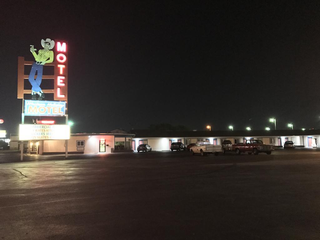 Western Holiday Motel Уичита Экстерьер фото