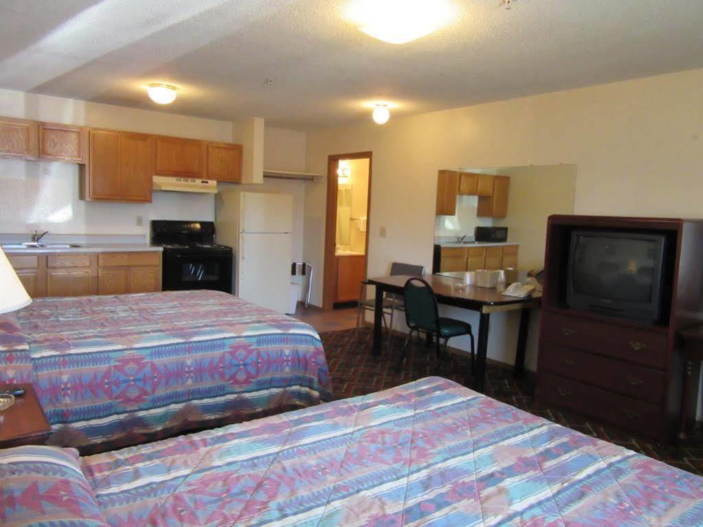 Western Holiday Motel Уичита Экстерьер фото